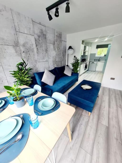 Spacious 5Bed House, Free Parking, No Party ! Глазгоу Екстериор снимка