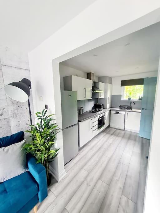 Spacious 5Bed House, Free Parking, No Party ! Глазгоу Екстериор снимка